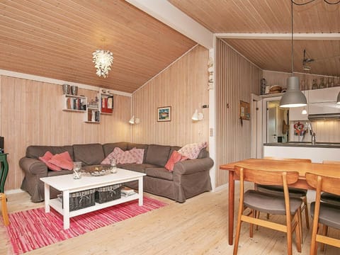 6 person holiday home in Frederikshavn Maison in Frederikshavn