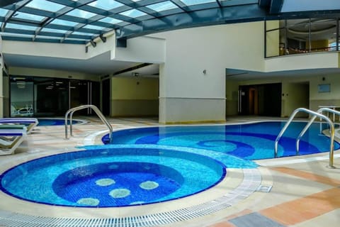 HiGuests - Modern Apt in Dubai Marina With Pool and Gym Condominio in Dubai