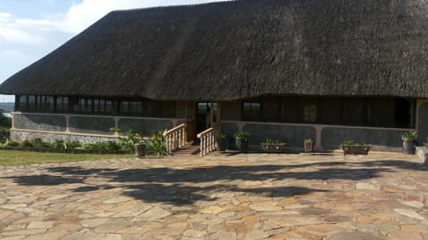 Parkside Safari Lodge Hotel in Uganda