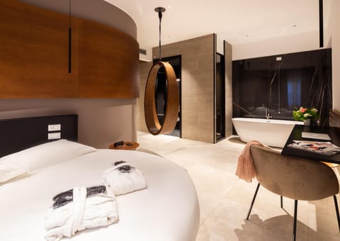 Bedroom, Bath