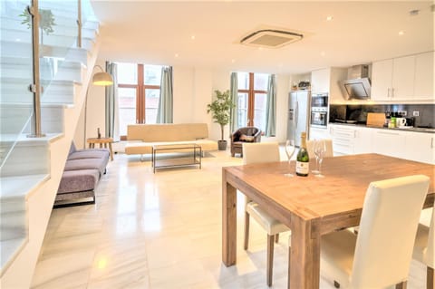 Living room, Dining area