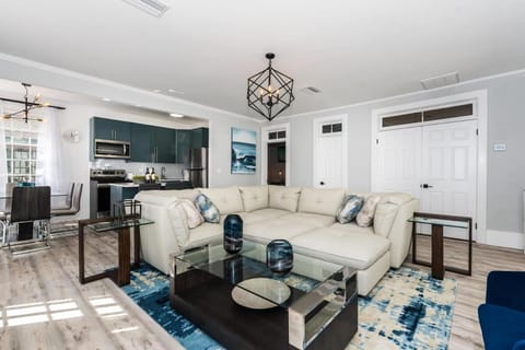 20 Hypolita - Luxury Downtown Apartment Condo in Saint Augustine