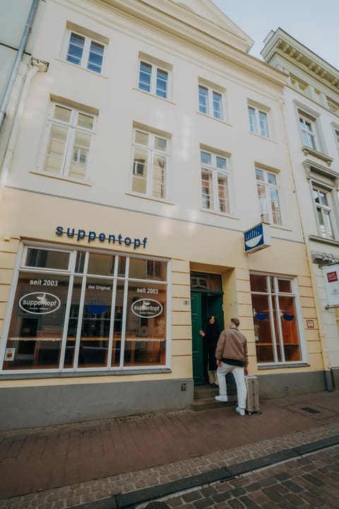 Facade/entrance, Off site