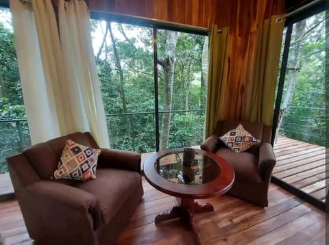 Jungle Living Tree Houses Albergue natural in Monteverde