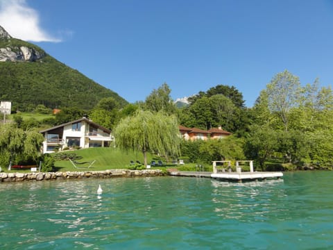 View (from property/room), Garden view, Lake view