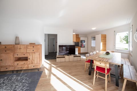 Agrimonia - 5,5-Zi Duplex Wohnung bis 9 Personen mit eigenem Garten Condo in Davos