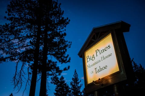 Big Pines Mountain House Motel in Stateline
