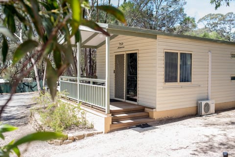 Property building, Patio, Facade/entrance