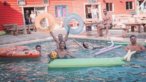 Day, Swimming pool, group of guests