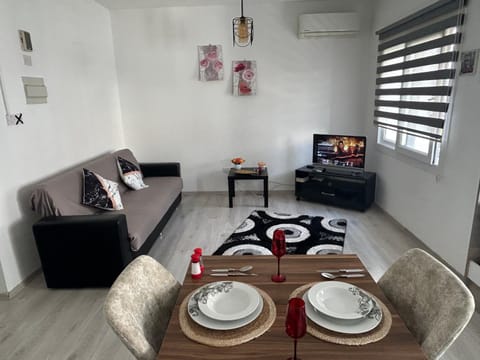 New studio no2 in the middle off famagusta & NETFLIX Apartment in Famagusta