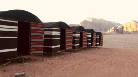 Walid Bedouin Camp Terrain de camping /
station de camping-car in South District