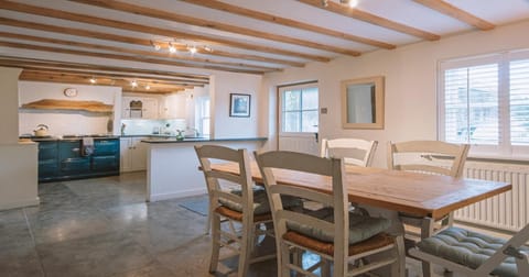 Church Cottage - Quaint farmhouse cottage with modern twist, Dog Friendly, Sleeps 6-7 House in North Devon District