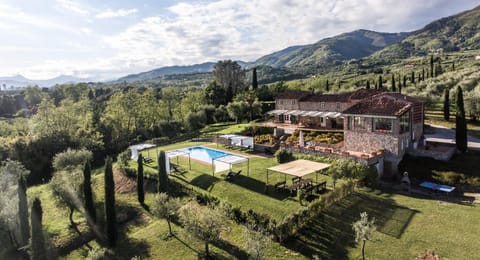 Property building, Natural landscape, Garden, Garden view, Mountain view, Pool view, Swimming pool