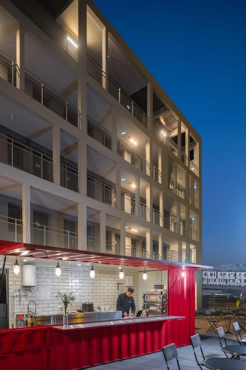 Property building, Night, Dining area, Lunch, Dinner