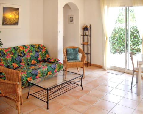 Maison de 3 chambres a Sainte Maxime a 200 m de la plage avec jardin clos et wifi Haus in Sainte-Maxime