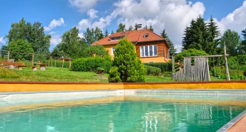 Property building, Garden, Swimming pool