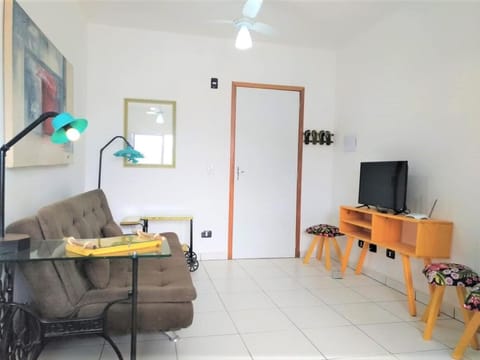 APARTAMENTO COM PISCINA E CHURRASQUEIRA EM UBATUBA Condo in Ubatuba