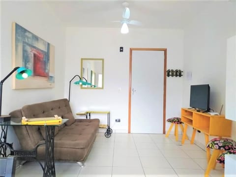 APARTAMENTO COM PISCINA E CHURRASQUEIRA EM UBATUBA Condo in Ubatuba