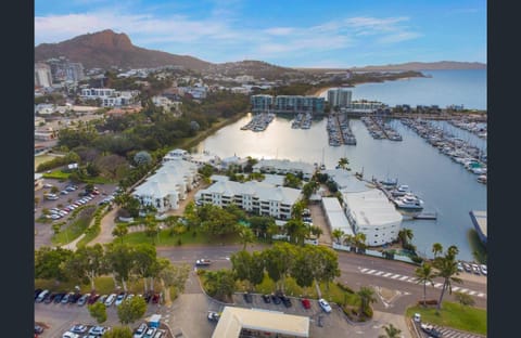 Breakwater 13 Apartment in Townsville