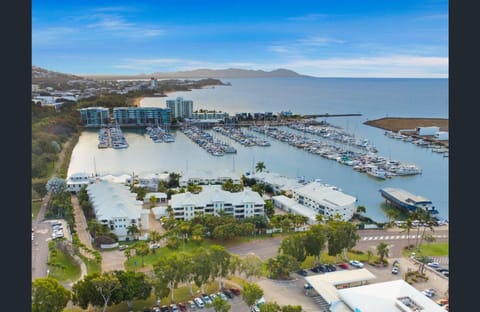 Breakwater 13 Apartment in Townsville