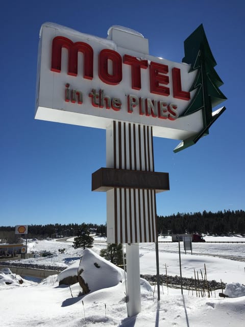Motel In The Pines Motel in Munds Park