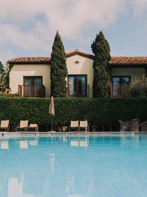 Property building, Day, Pool view, Swimming pool