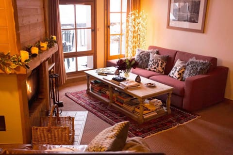 Huge Superior 4 Bedroom Apartment, Arc 1950, Les Arc, Spaciously Sleeps 8 to 10 over two floors, Ski In Ski Out Apartment hotel in Bourg-Saint-Maurice