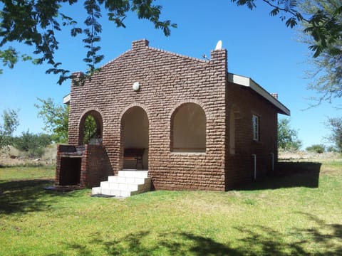 Property building, Day, Garden