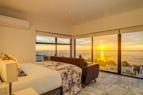 Sunset Views Casa in Cape Town