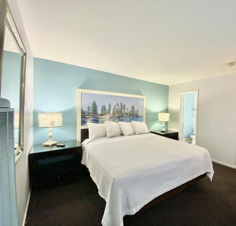 Bluebird Day Inn & Suites Motel in South Lake Tahoe