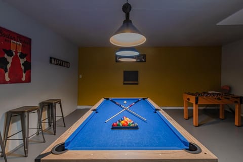 Superb House by SeaWorld, Private POOL & GameRoom House in San Antonio