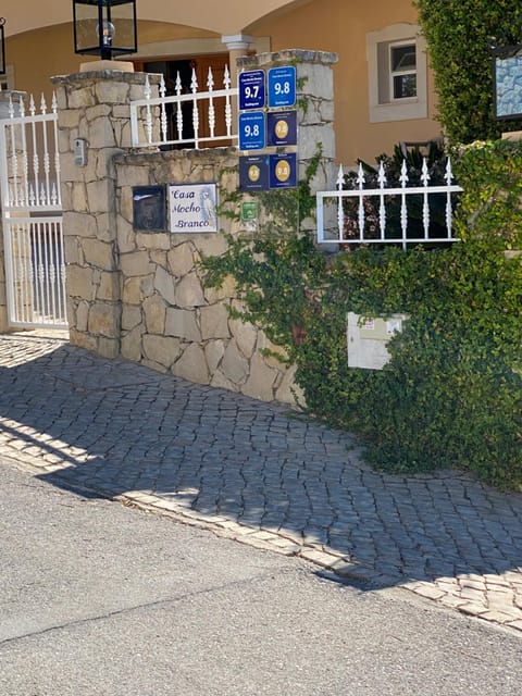 Casa Mocho Branco Alojamiento y desayuno in Loulé