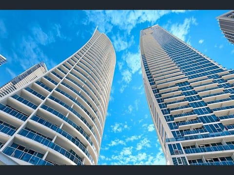 H-Residences Private Apartments - Hosted by Coastal Letting Copropriété in Surfers Paradise Boulevard