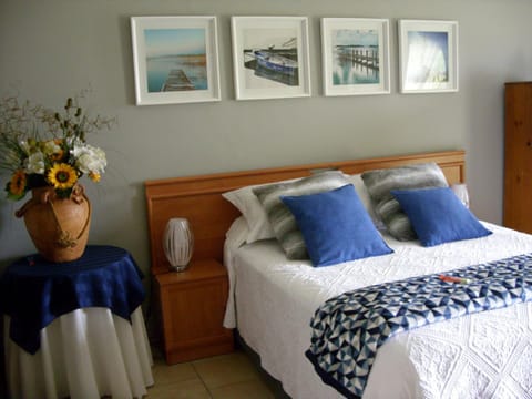 Little Umhlanga. Sunflower suite. Bed and Breakfast in Pretoria