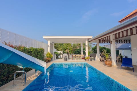 Baan Kiang Lay Phu View Hua Hin Private Pool Villa บ้านเคียงเลภูวิว หัวหิน พูลวิลล่า กลางเมือง ใกล้หาดหัวหิน Chalet in Nong Kae