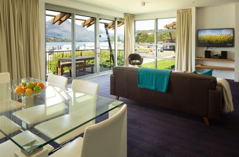 Dining area, Lake view, Mountain view