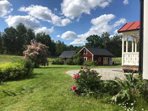 Sjöbacken Gård Bed and Breakfast in Västra Götaland County