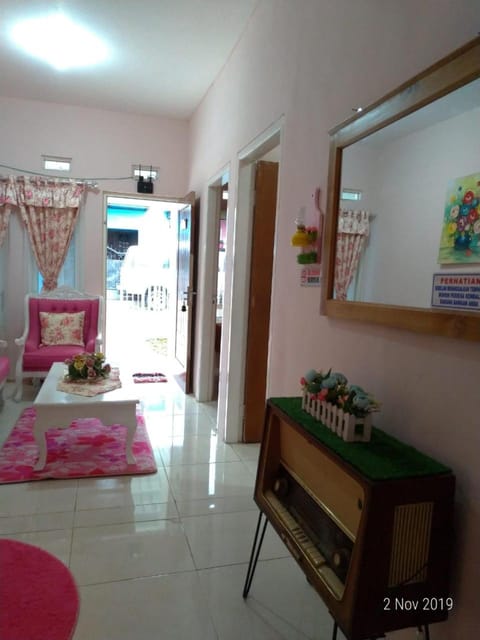 homestay wahyudi 2 House in Batu