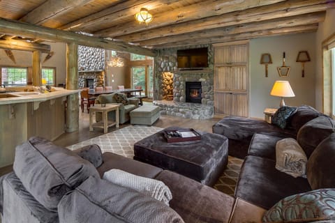 Silver Pine Lodge House in Sunriver