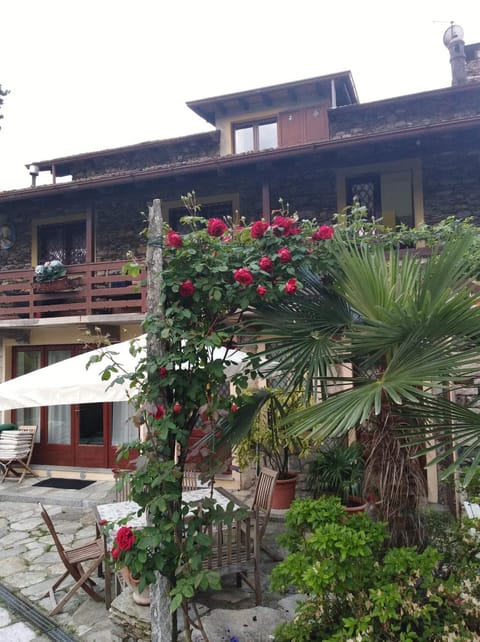Villa Lucciola Condo in Stresa