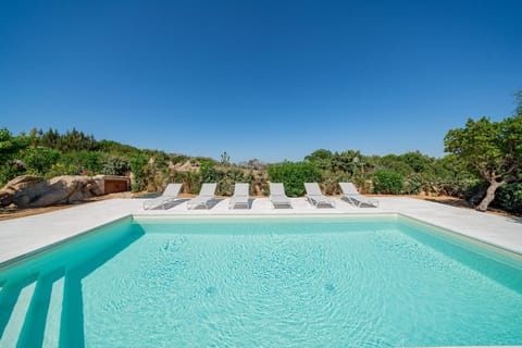 Villa Adele, con piscina a 700 mt dal mare Chalet in Sardinia