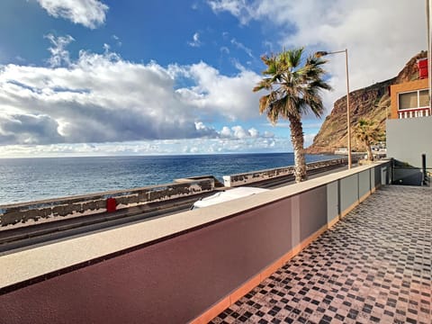 Villa do Paul by LovelyStay House in Madeira District