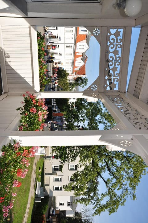 View (from property/room), Balcony/Terrace, City view, Street view