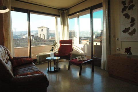 Living room, Seating area, Mountain view, Street view