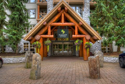 Blackcomb Springs Suites by CLIQUE Hôtel in Whistler
