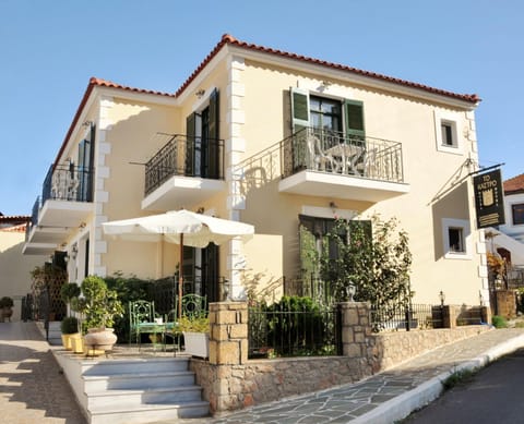 To Kastro Apartment hotel in Messenia