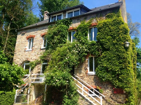 Nearby landmark, Facade/entrance, Natural landscape, Fishing, Golfcourse, Horse-riding, Table tennis, View (from property/room), Other, Tennis court, Canoeing, Hiking, Cycling, Pets