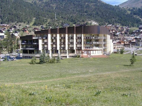 Studio rénové, accès pistes, parking - FR-1-445-146 Apartment in Montgenèvre