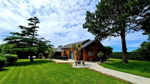 Les Mystères D'Omaha Beach Chalet in Normandy