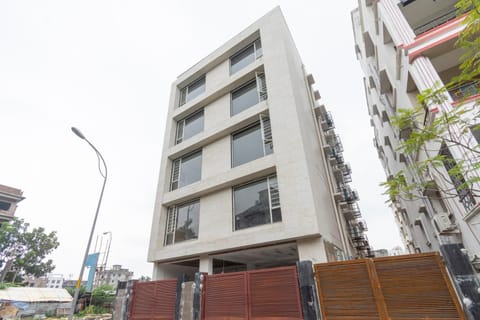 Super Townhouse Krish Residency Near Newtown Bus Stand Hotel in Kolkata